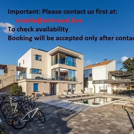 Stunning Adria Villa Vila